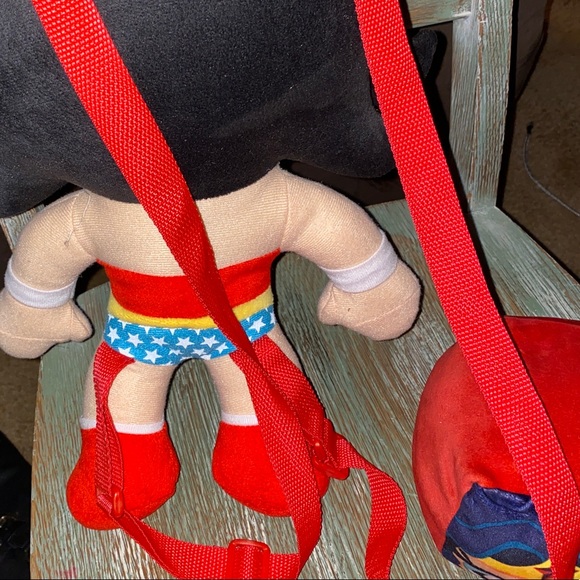 Wonder Woman Pop! Back Pack and cube plush - Picture 3 of 6